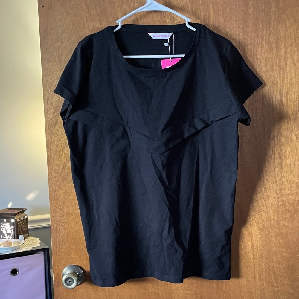 Black short sleeve teat & cosset nursing shirt